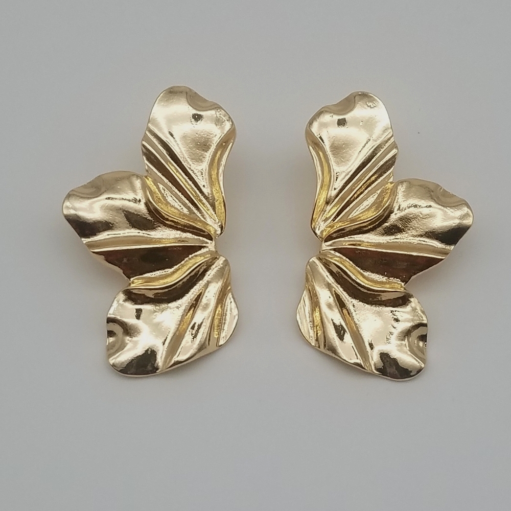 Hammered Flower Earrings(NWOT)